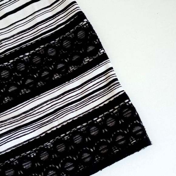 *** Relisted****  Ann Taylor Rayon/ Nylon Blend Stripe Lace Trim Dress 2 - Picture 7 of 12